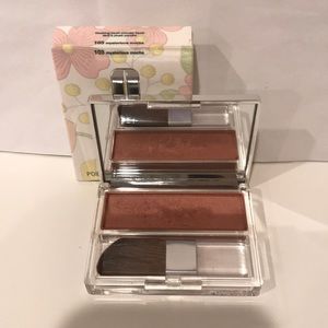 Clinique Blushing Blush in Mysterious Mocha